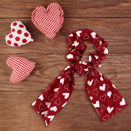 Scrunchie con Listón de Corazones, Color Rojo.